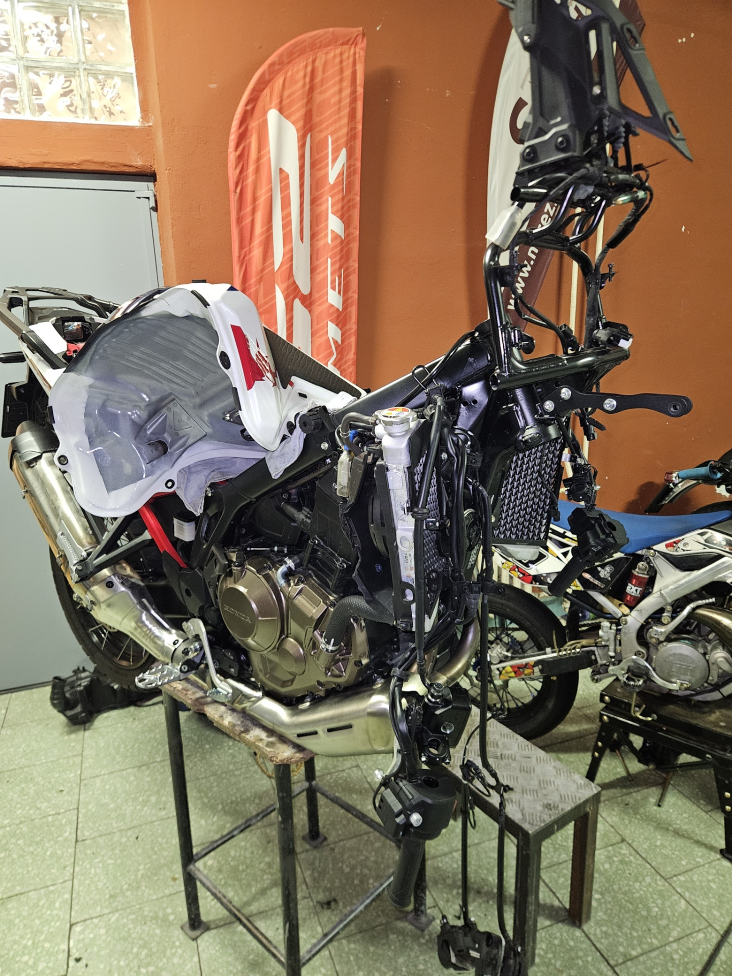 Servis cestovního motocyklu v dílně MS Moto